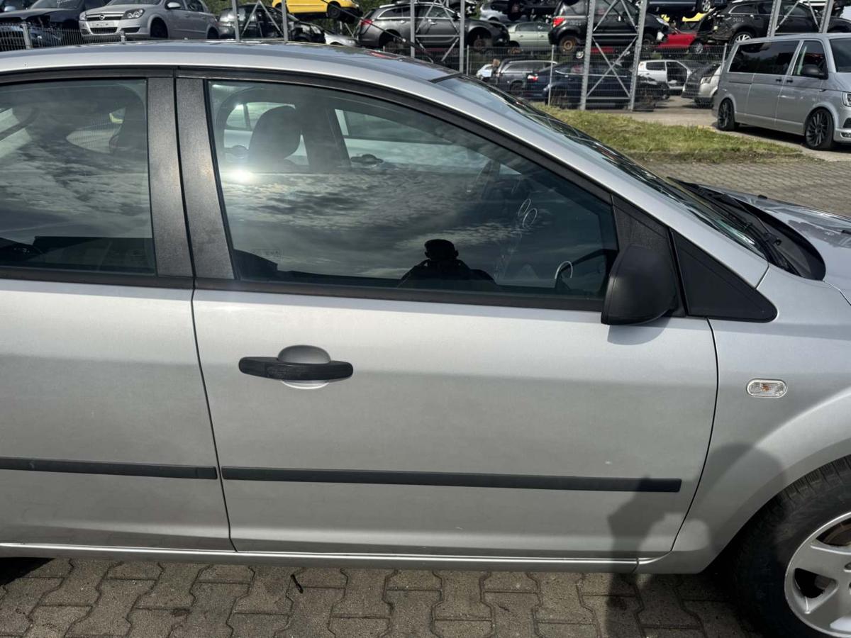 Ford Focus 2 original T&uuml;r vorn rechts Polar Silber 5-T&uuml;rer Rohbau Bj.2005
